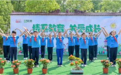 校长回母校当孩子王，老师给自己补课，这所乡村小学怎么啦？